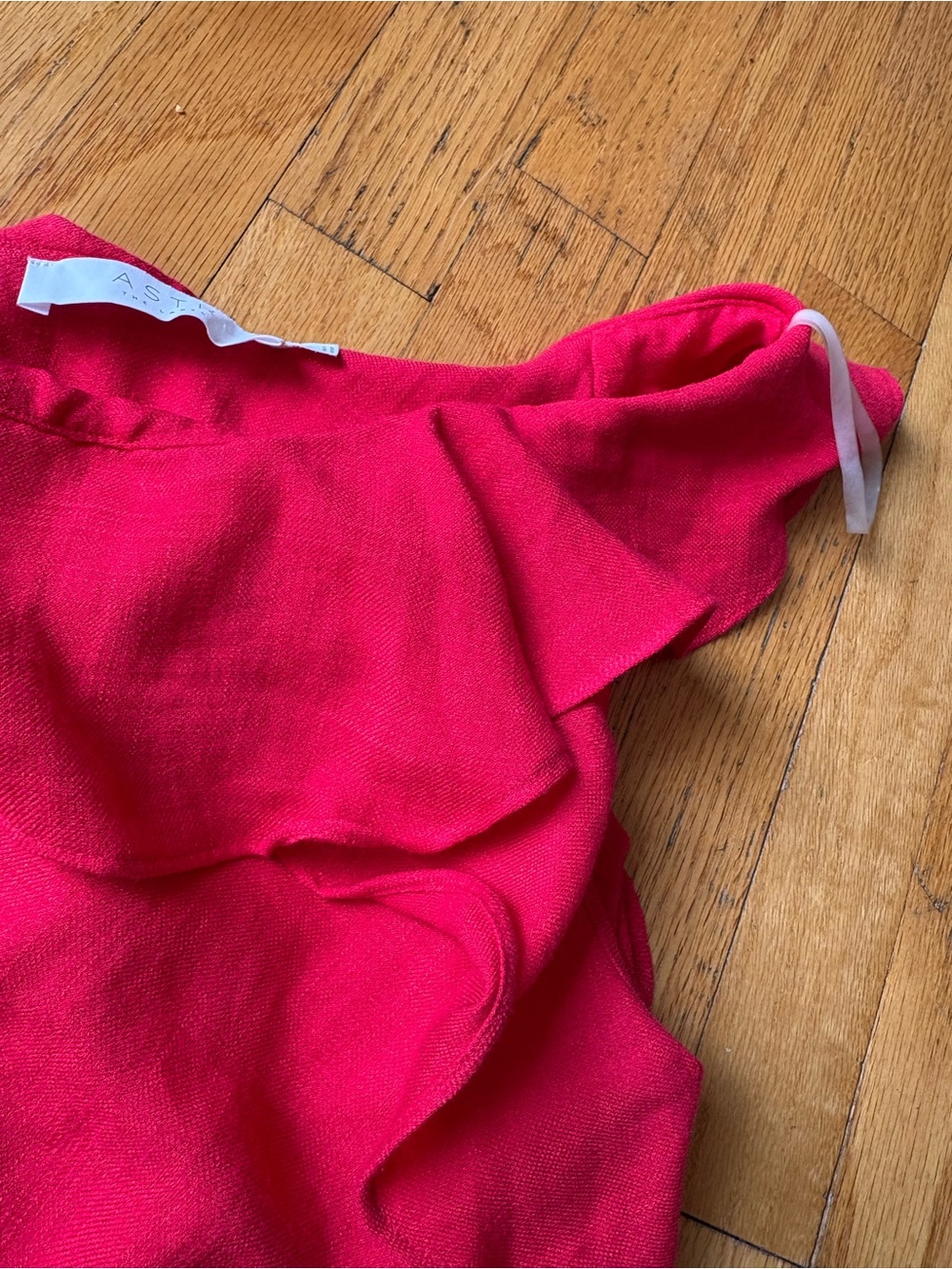 ASTR One-Shoulder Ruffle Crop Top - Red - Picture 4 of 4